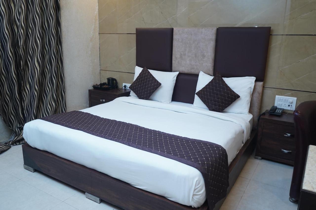 Hotel O Delhi, Near Karol Bagh Main Market And Metro Station New Delhi Ngoại thất bức ảnh