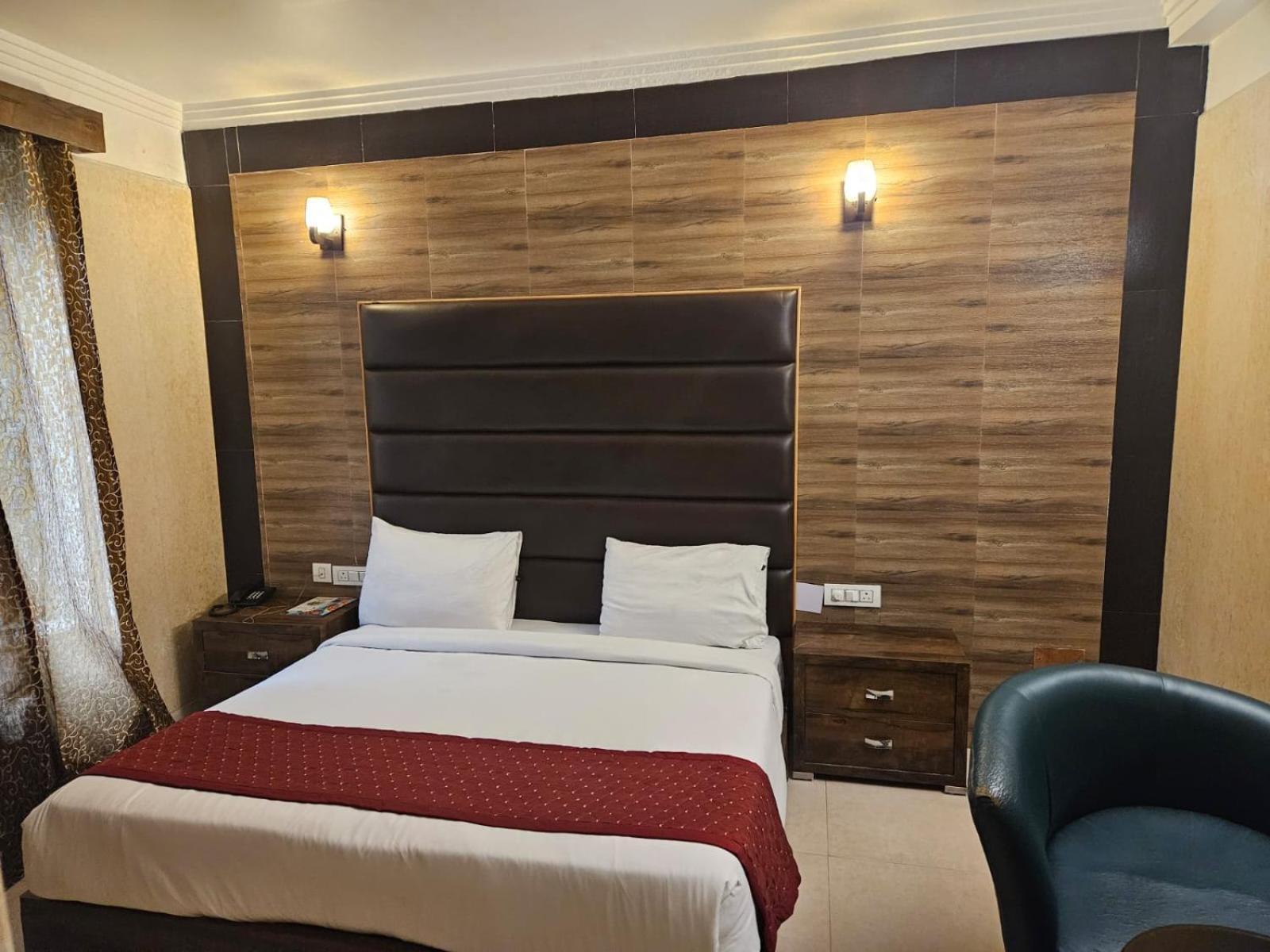 Hotel O Delhi, Near Karol Bagh Main Market And Metro Station New Delhi Ngoại thất bức ảnh